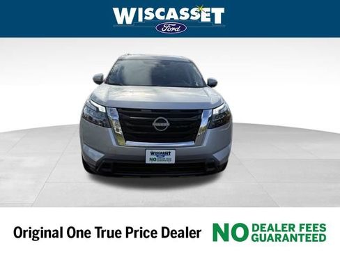 Used 2024 Nissan Pathfinder SV image 9