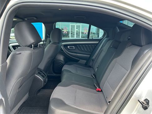 Used 2018 Ford Taurus SEL image 10