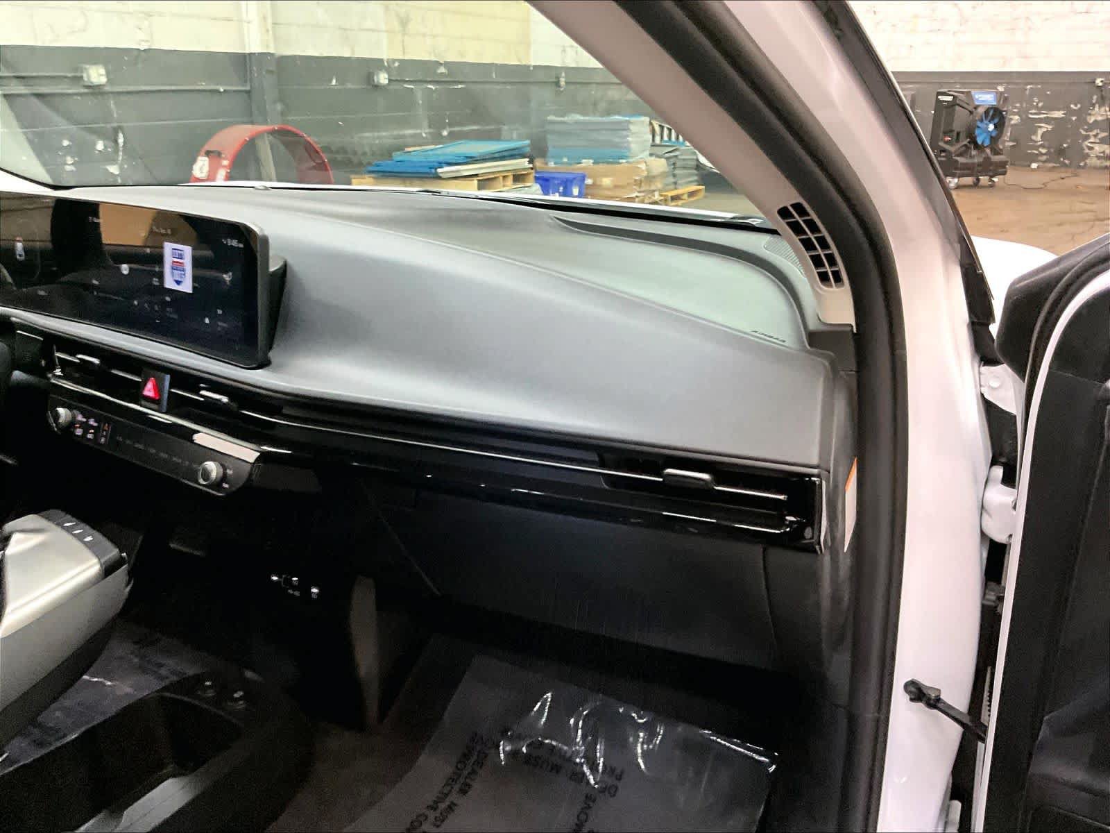 Used 2026 Kia EV6 Light AWD/4WD image 21