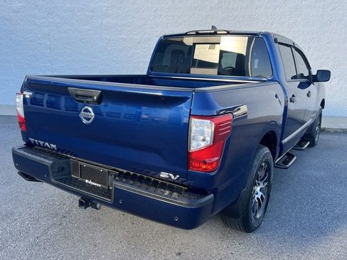 Used 2022 Nissan Titan SV w/ Accessory Utility Package image 8