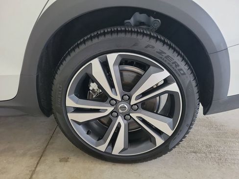 Used 2025 Volvo V60 B5 Cross Country Plus AWD/4WD image 12