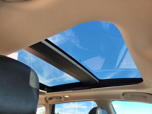 Certified 2017 Nissan Murano Platinum w/ Platinum Technology Package image 17