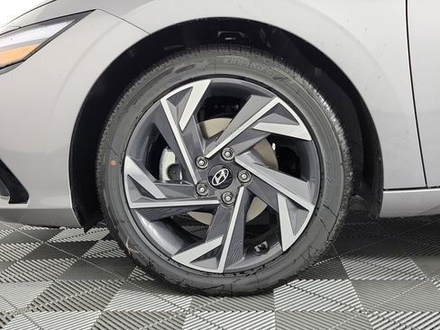 New 2025 Hyundai Elantra Limited image 35
