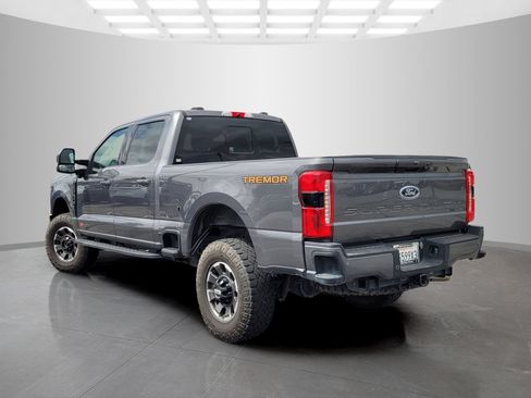 Used 2023 Ford F250 Lariat w/ Lariat Ultimate Package AWD/4WD image 6