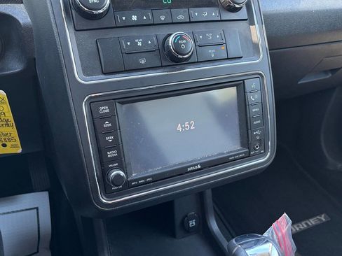 Used 2009 Dodge Journey R/T w/ Flexible Seating Group image 25