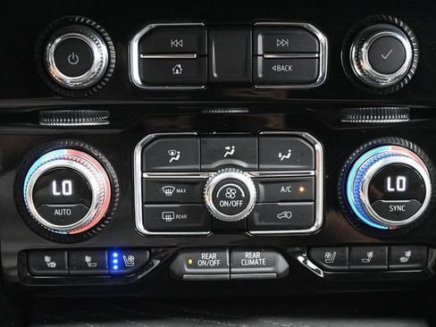 Used 2021 GMC Yukon Denali w/ Denali Ultimate Package AWD/4WD image 15