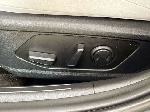 Used 2024 Hyundai Elantra Limited FWD image 23