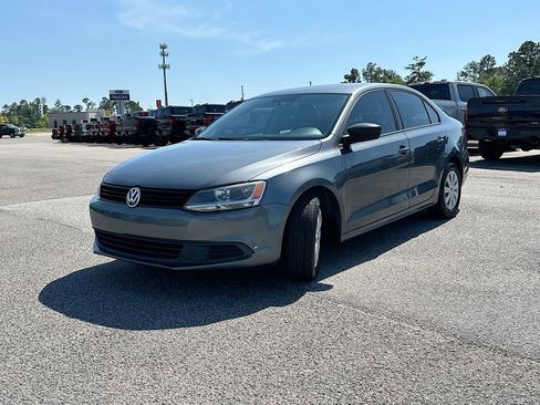 Used 2014 Volkswagen Jetta S image 2