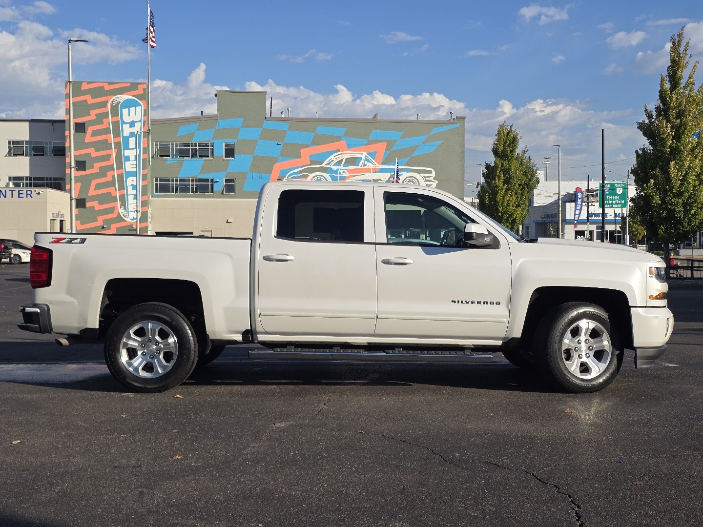 Certified 2018 Chevrolet Silverado 1500 LT w/ All Star Edition AWD/4WD image 24