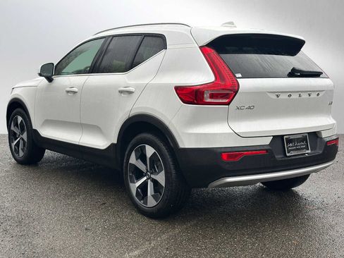 Used 2025 Volvo XC40 B5 Core w/ Protection Package Premier image 5