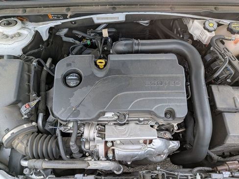Used 2025 Chevrolet Malibu LT FWD image 12