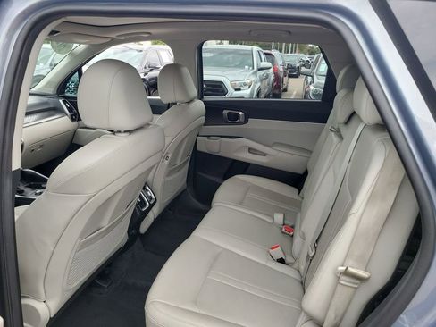 Used 2023 Kia Sorento S w/ Panoramic Sunroof Package image 14