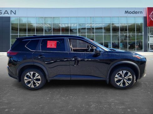 Certified 2023 Nissan Rogue SV image 4