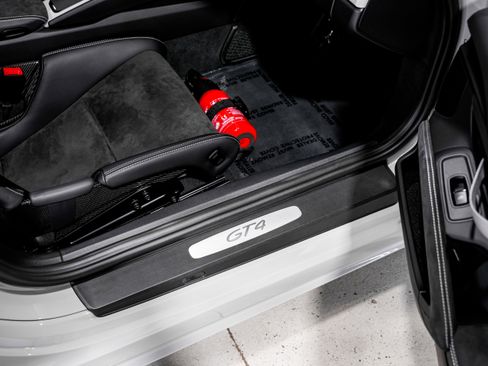 Used 2021 Porsche 718 Cayman GT4 image 24