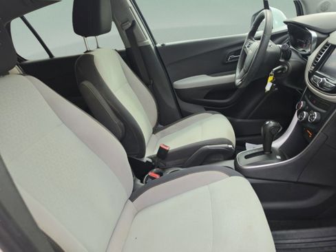 Used 2020 Chevrolet Trax LS w/ Tint and Cruise Package FWD image 32