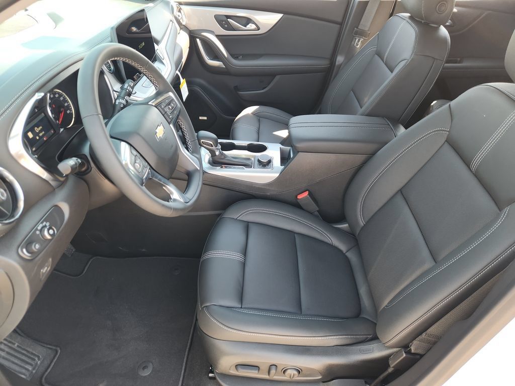 New 2026 Chevrolet Blazer LT w/ Sound & Technology Package FWD image 9