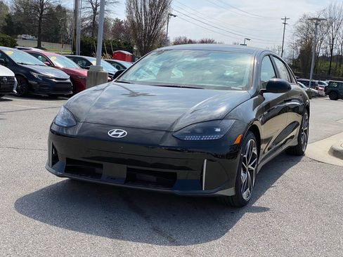 New 2025 Hyundai Ioniq 6 SEL RWD image 3