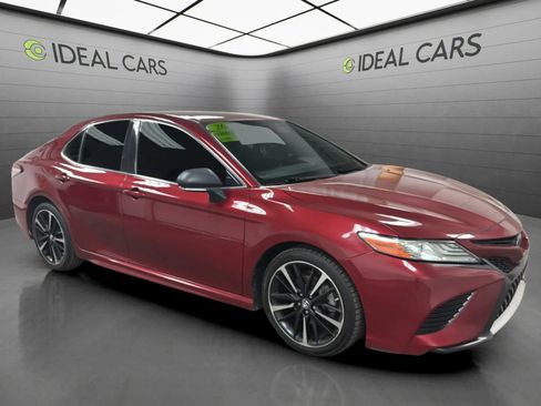 Used 2018 Toyota Camry XSE FWD image 3
