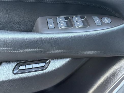 Used 2016 Cadillac Escalade ESV Luxury image 17