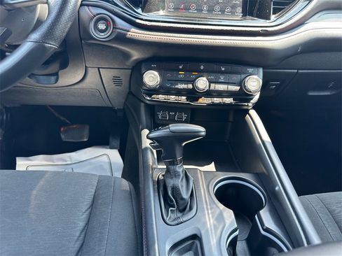 Certified 2024 Dodge Durango GT image 11