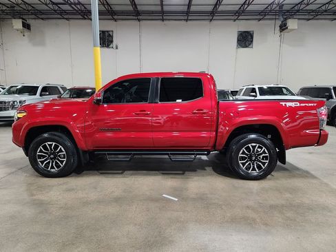 Used 2022 Toyota Tacoma TRD Sport w/ Technology Package image 7