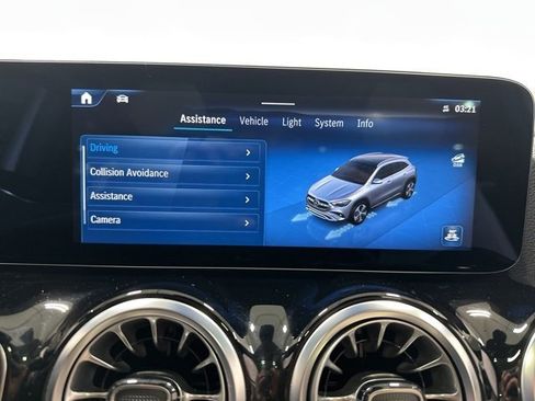 Used 2025 Mercedes-Benz GLA 250 4MATIC image 23