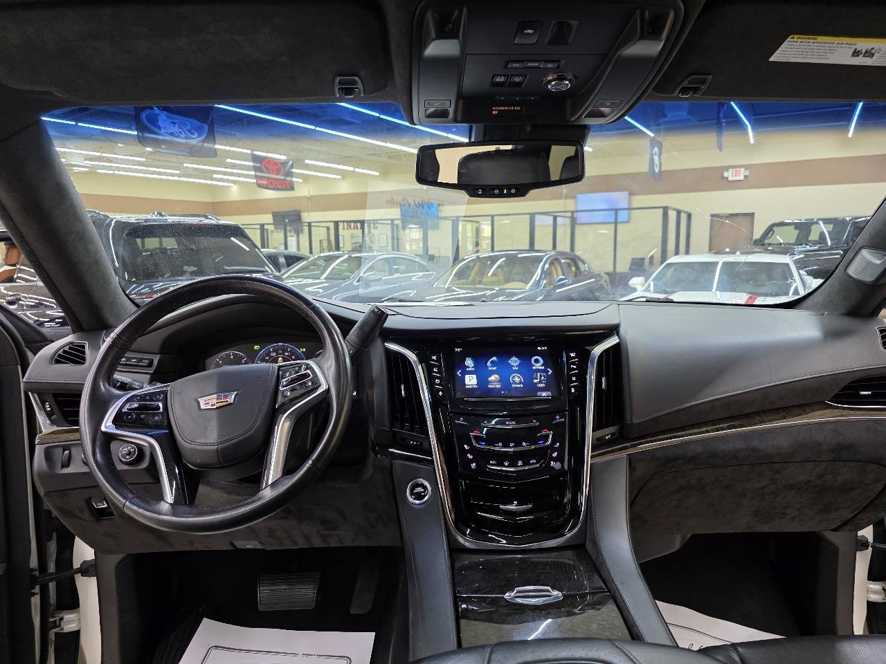 Used 2015 Cadillac Escalade Platinum AWD/4WD image 28