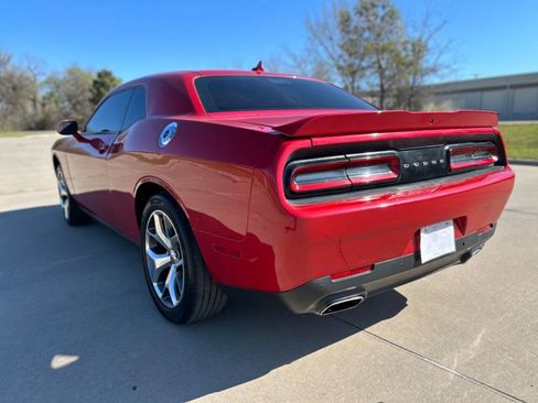 Used 2016 Dodge Challenger SXT Plus image 8