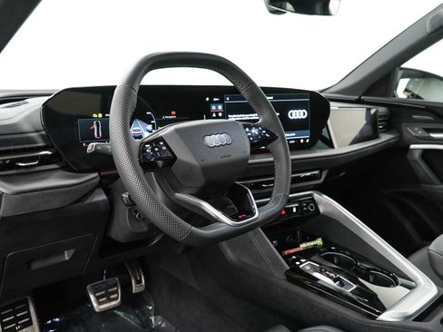 Used 2025 Audi SQ5 Prestige AWD/4WD image 28
