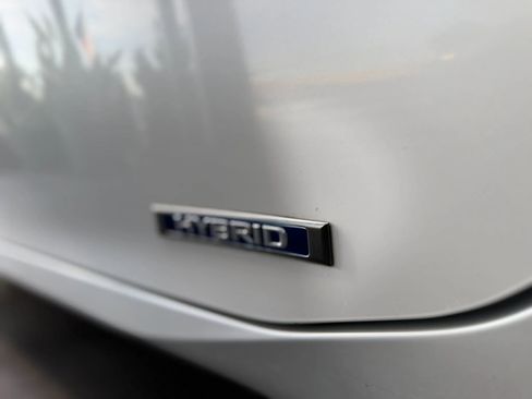 Used 2013 Lexus ES 300h w/ Luxury Pkg FWD image 16