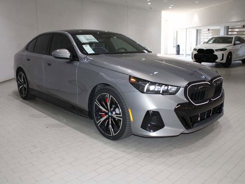 New 2026 BMW 550e xDrive AWD/4WD image 10
