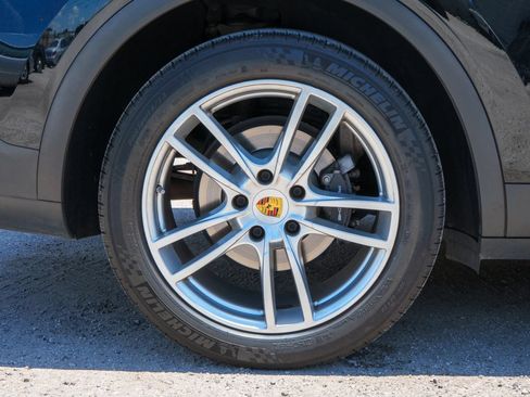 Used 2019 Porsche Cayenne S AWD/4WD image 18