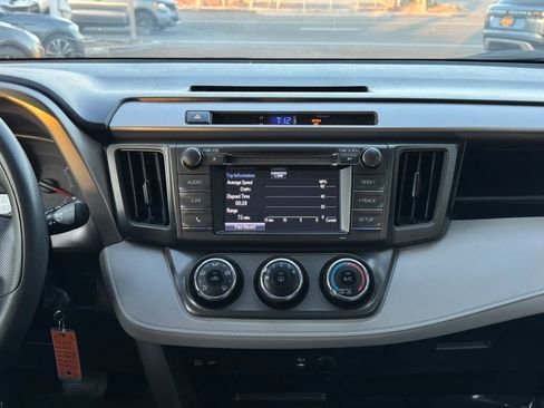 Used 2015 Toyota RAV4 LE AWD/4WD image 25