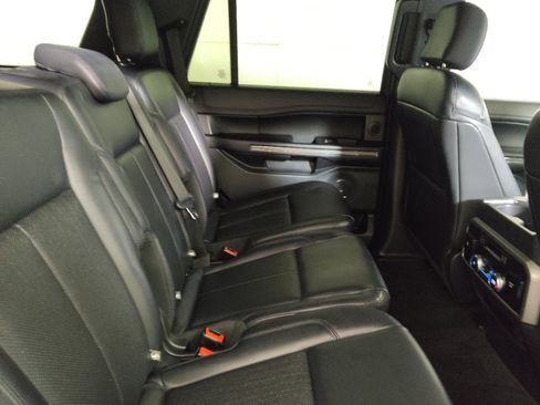 Used 2019 Ford Expedition XLT w/ Equipment Group 202A RWD image 19