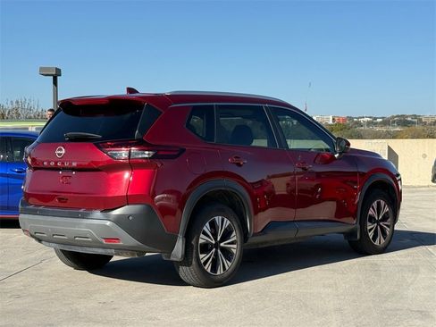 Used 2023 Nissan Rogue SV w/ SV Premium Package image 8