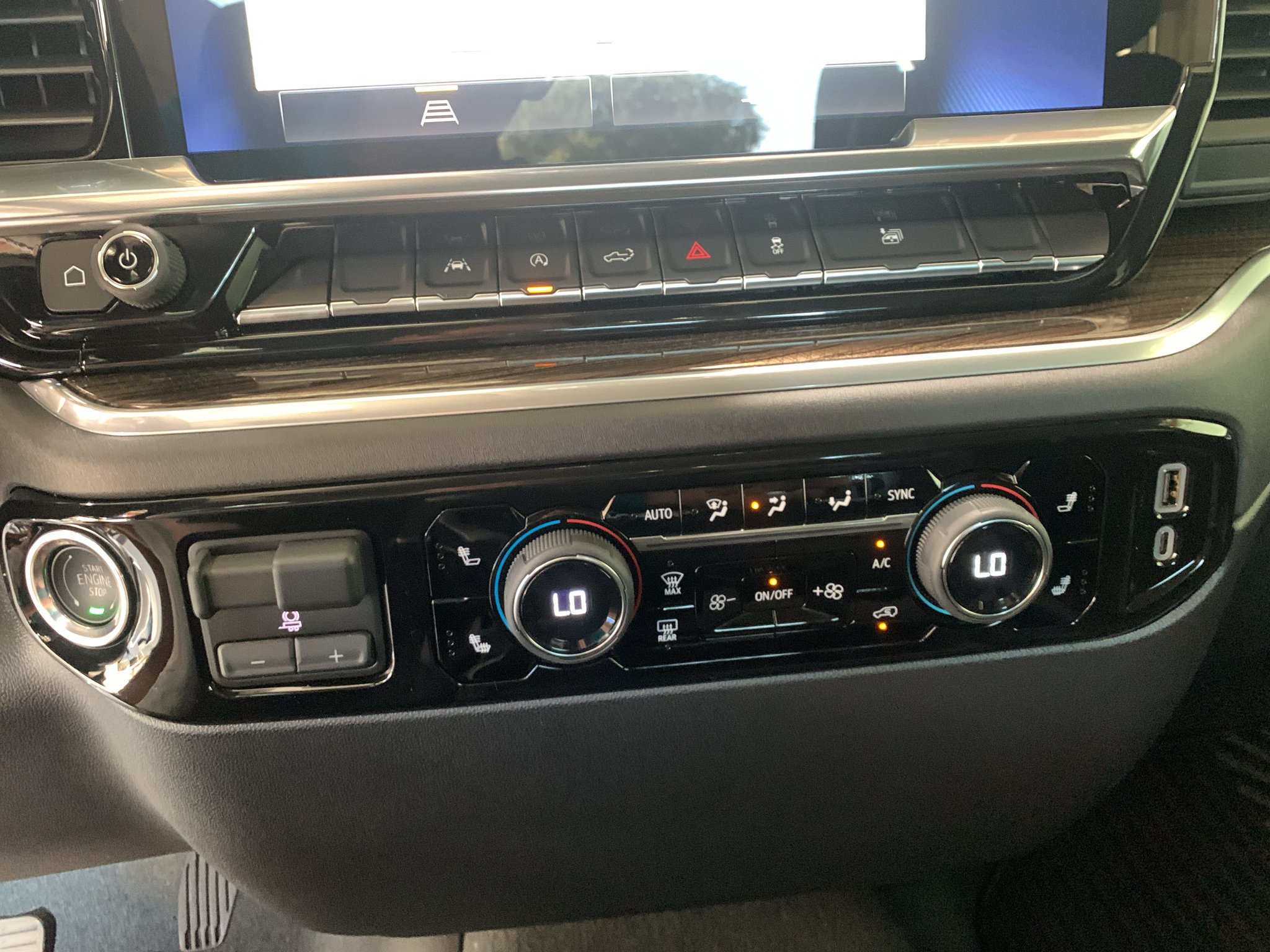 New 2026 Chevrolet Silverado 1500 RST AWD/4WD image 23