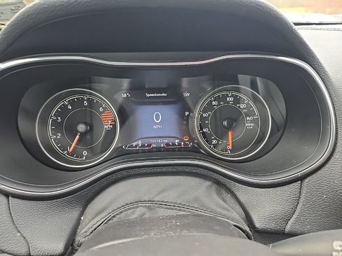 Used 2020 Jeep Cherokee Limited image 8