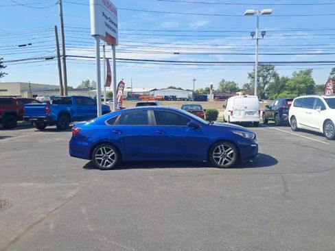 Used 2019 Kia Forte S w/ S Premium Package FWD image 4