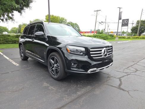 Used 2026 Mercedes-Benz GLB 250 4MATIC image 1