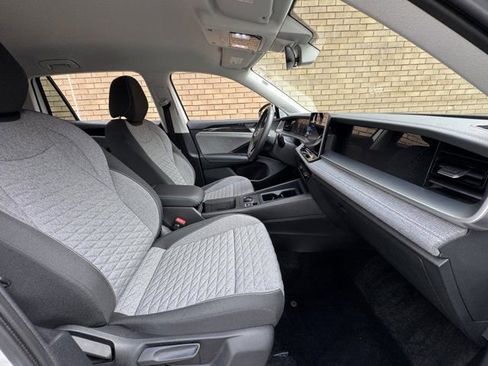 Used 2025 Volkswagen Tiguan S AWD/4WD image 12