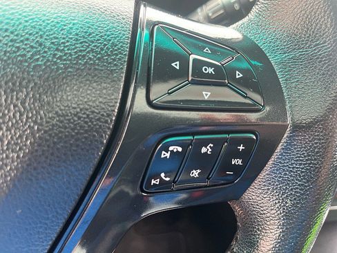 Used 2017 Ford Explorer XLT w/ Equipment Group 202A AWD/4WD image 30