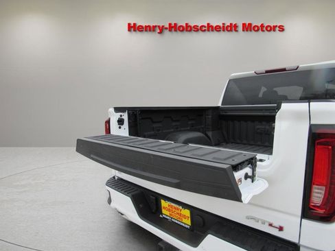 Used 2025 GMC Sierra 1500 AT4 AWD/4WD image 13