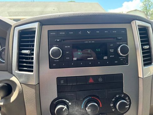 Used 2009 Jeep Grand Cherokee Laredo AWD/4WD image 29
