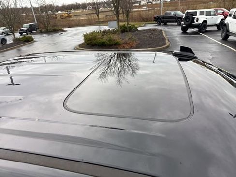 Used 2022 Chevrolet Silverado 1500 LTZ image 11