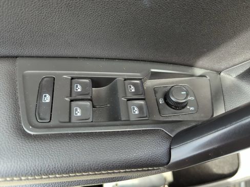Used 2023 Volkswagen Tiguan S FWD image 31