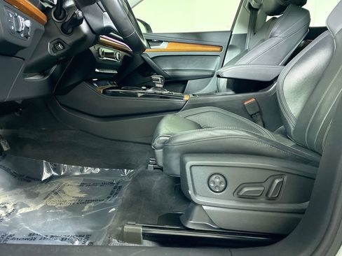 Used 2021 Audi Q5 Prestige w/ Prestige Package image 21