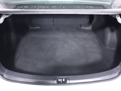 Used 2021 Toyota Corolla LE image 32