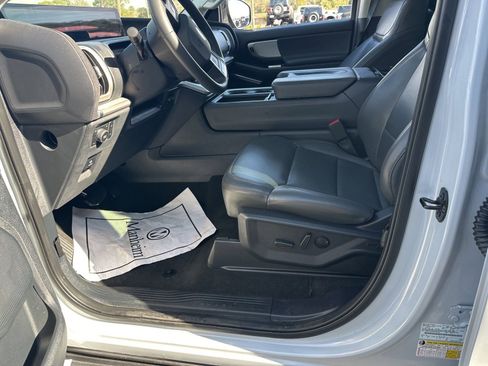 Used 2025 Ford Expedition Active image 20