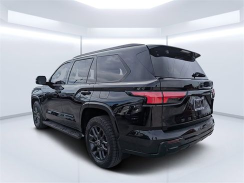 Used 2024 Toyota Sequoia Platinum image 5