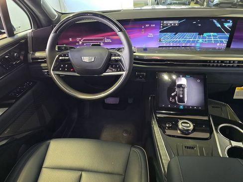 New 2025 Cadillac Escalade IQ Sport 2 w/ LPO, ONYX Package AWD/4WD image 8